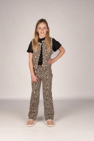 D-zine Meisjeslook – Trendy T-shirt, Gilet en Panterprint Jeans