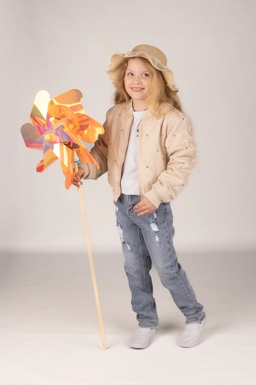 D-zine Meisjeslook: Stoere Metallic Bomber & Mom Jeans
