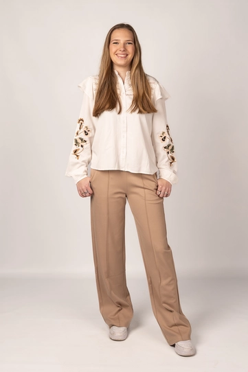 Dames blouse Salem met borduursels en ruches