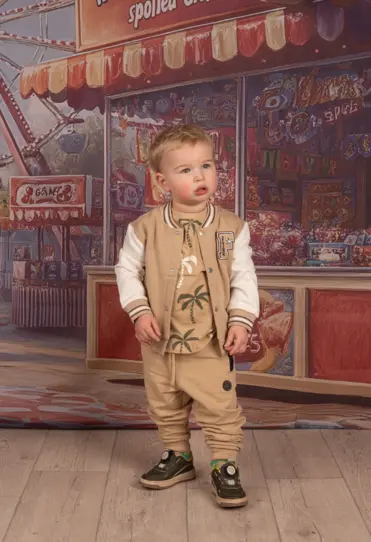 FLINQ baby jongens look met baseball jasje, printshirt en joggingbroek