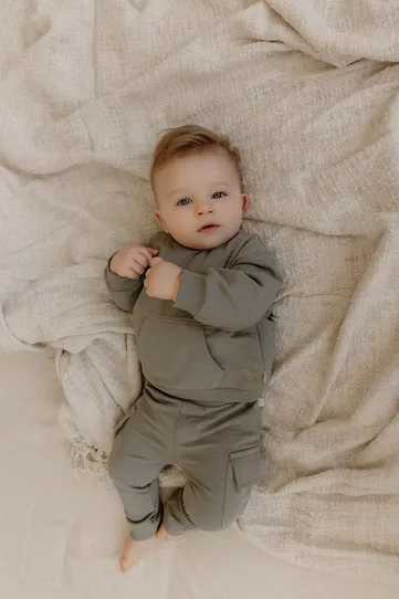 FLINQ Newborn Sweater met Kangoeroezak