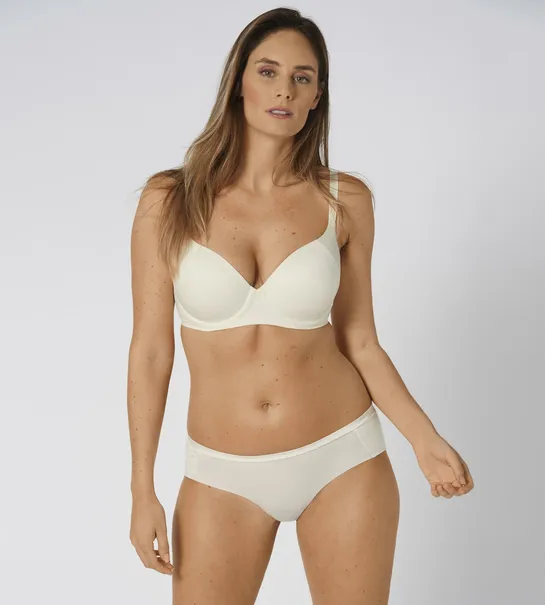 Triumph Body Make-up Soft Touch WP EX